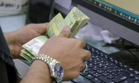 آخر تحديث انهيار الريال اليمني أمام الدولار مسجلا رقم قياسي(أسعار الصرف)