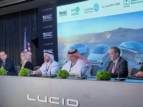 شاهد تفاصيل أول مصنع سيارات كهربائية في السعودية تنافس تيسلا بسيارات فاخرة